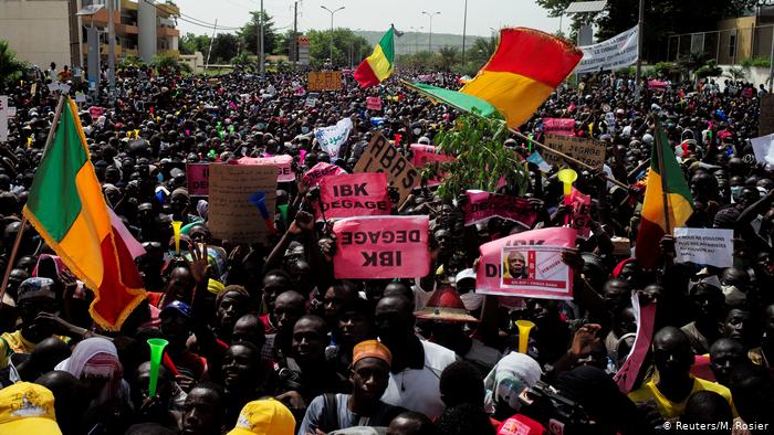 Le président malien renoue le dialogue avec le leader du mouvement de contestation