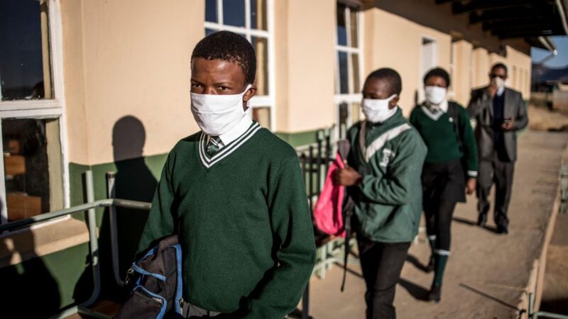 Afrique du Sud/Covid-19: Ramaphosa annonce une nouvelle fermeture des écoles publiques