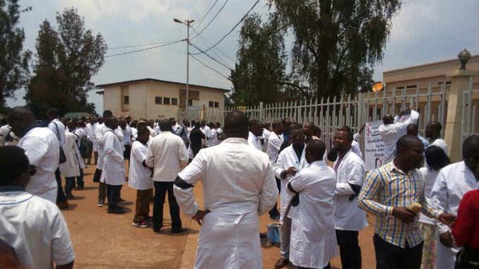 Les médecins en RDC exigent du gouvernement le versement de leur prime de risque