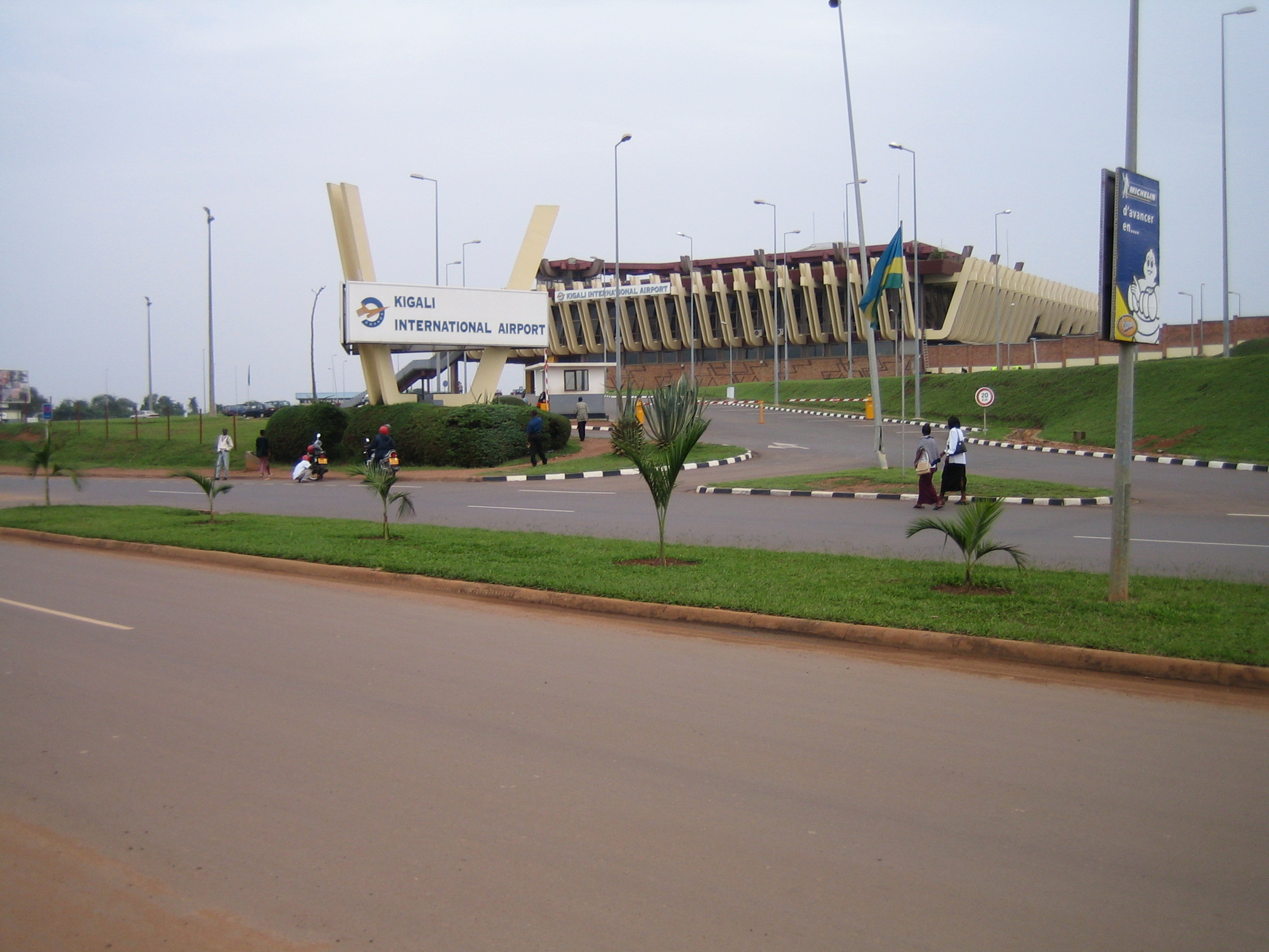 Les étrangers au Rwanda déboursent 100 dollars pour le certificat de test Covid-19