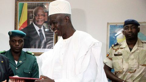 L’ex-ministre malien de la Défense Bah N’Daw désigné président de transition