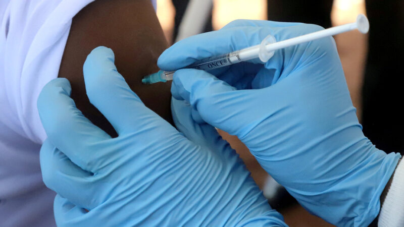 Mise en place d’une réserve d’urgence mondiale de vaccins contre Ebola