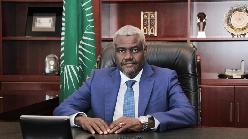 Droits de l’Homme en Afrique: Moussa Faki valide le recours à des sanctions contre N’Djaména