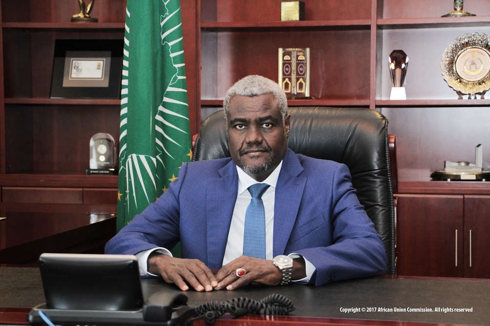 Droits de l’Homme en Afrique: Moussa Faki valide le recours à des sanctions contre N’Djaména