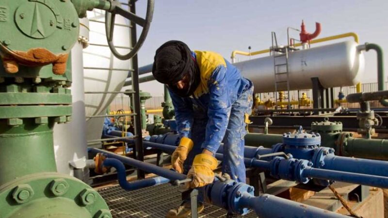 Les recettes pétrolières et gazières de l’Algérie ont chuté de 40% en 2020 par rapport à 2019