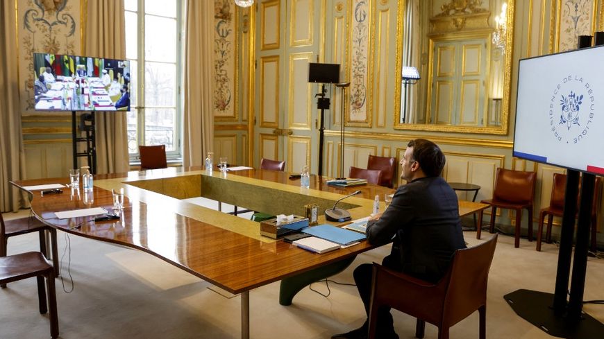 Emmanuel Macron : La France maintiendra sa présence militaire au Sahel