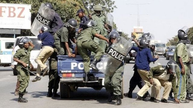 Zambie: un policier arrêté pour le meurtre de deux opposants