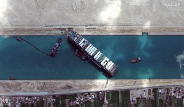 La Russie offre son aide à l’Egypte pour débloquer le passage au Canal de Suez  