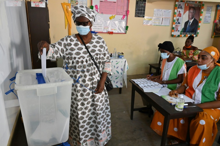 Le parti au pouvoir en Côte d’Ivoire rafle la majorité aux législatives