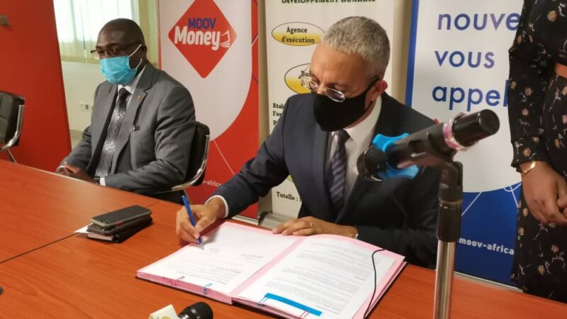 Moov Africa et Bénin-Taxi signent un accord de partenariat de six mois