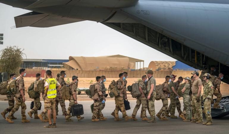 Le président français Macron annonce la fin de l’opération Barkhane au Sahel