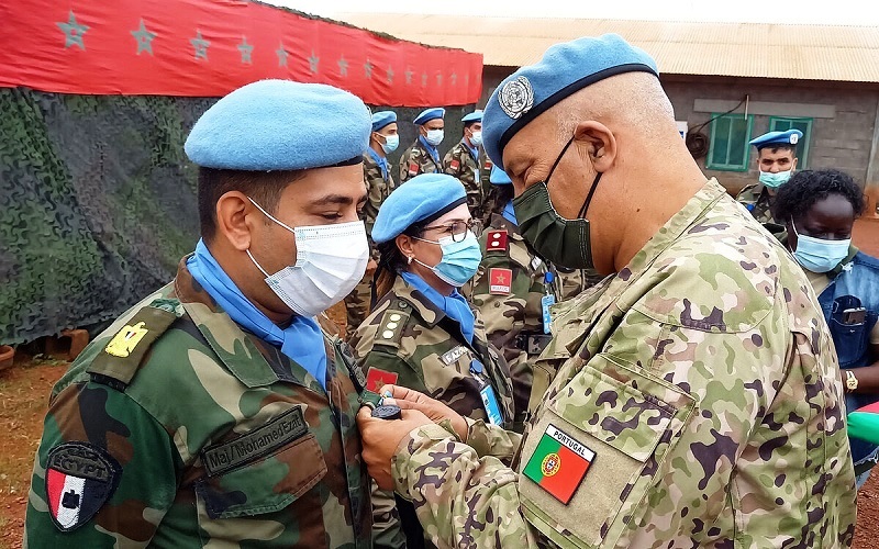 MINUSCA : Les casques bleus et observateurs militaires marocains décorés pour leur rôle dans la paix en RCA