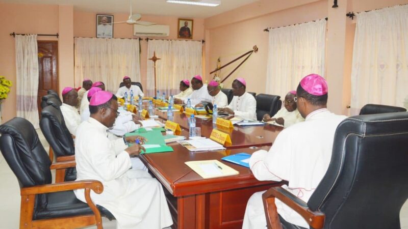 Le Bénin légalise l’avortement, l’Eglise catholique critique