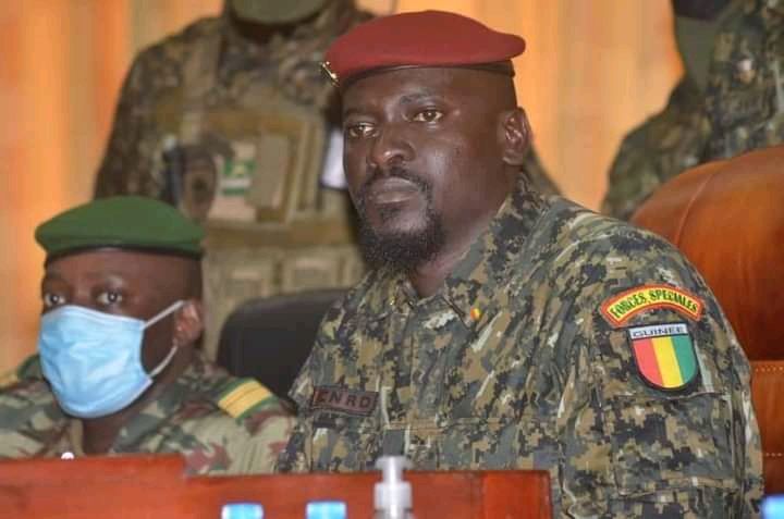 Guinée : Le colonel Doumbouya prête serment en tant que président de la Transition
