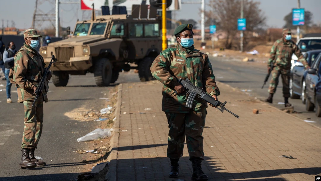 L’Afrique du Sud déploie 10.000 soldats pour sécuriser les élections locales 2021