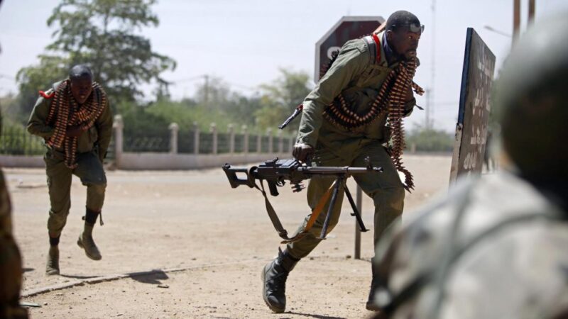 La France appuie le Niger avec du matériel militaire lourd pour la lutte anti-jihadiste