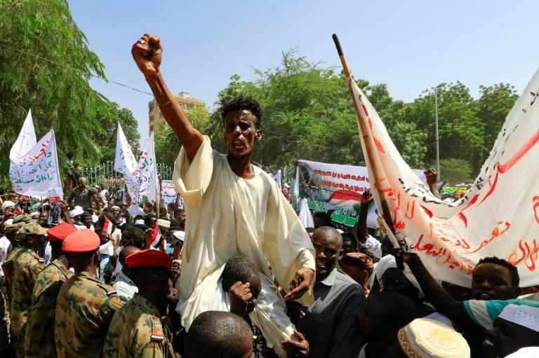 Confusion au Soudan entre les partisans d’un gouvernement civil et ceux pro-armée