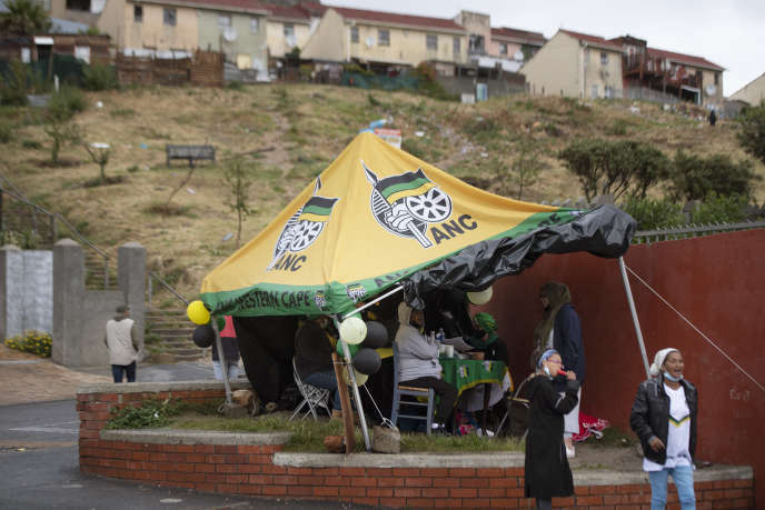 Afrique du Sud : Ramaphosa relativise après le revers de l’ANC aux municipales 2021