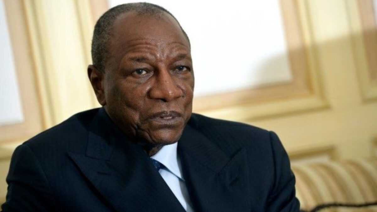 Guinée: La junte au pouvoir annonce le transfert d’Alpha Condé au domicile de son épouse