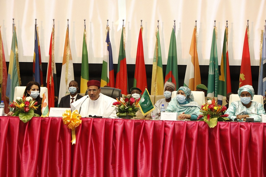 Niger/3e Sommet des filles Africaines : Le président Bazoum milite pour l’éducation des filles