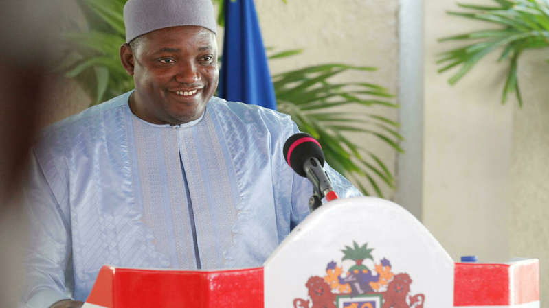 Gambie: Le président Barrow s’engage à limiter les mandats présidentiels