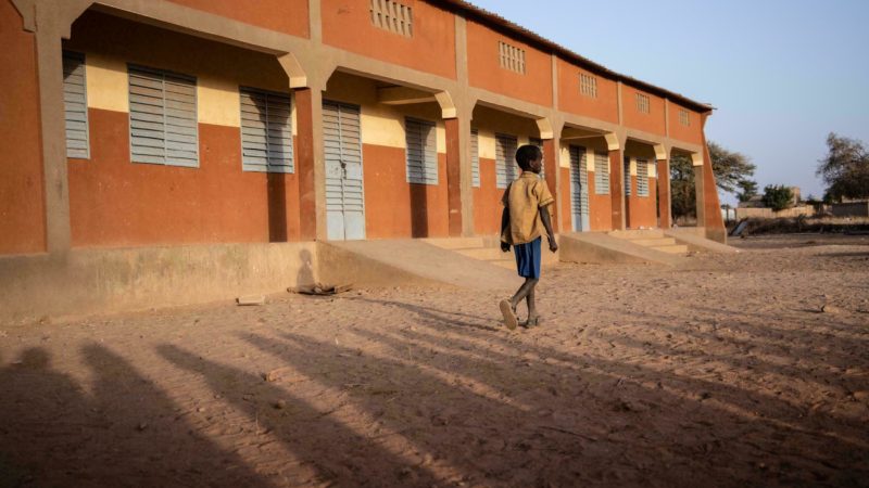 Quelque 3.280 écoles fermées au Burkina à cause de l’insécurité