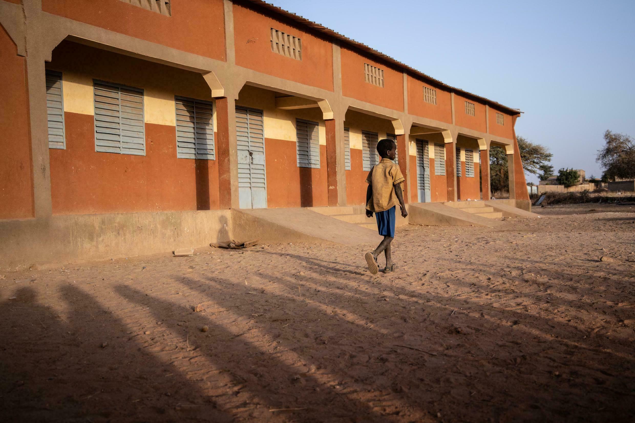 Quelque 3.280 écoles fermées au Burkina à cause de l’insécurité
