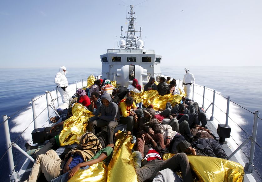 Environ 70 migrants réfugiés sur une plateforme pétrolière en Méditerranée !