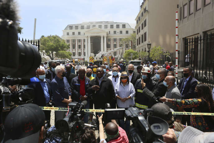 Le Parlement sud-africain endommagé par un violent incendie