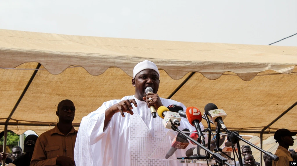Gambie: Adama Barrow a prêté serment ce 19 janvier pour un second et dernier mandat