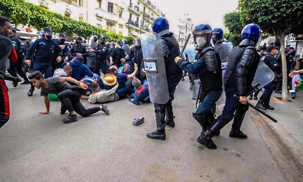 Algérie : Le régime vert-kaki excelle dans la répression des militants des droits de l’homme