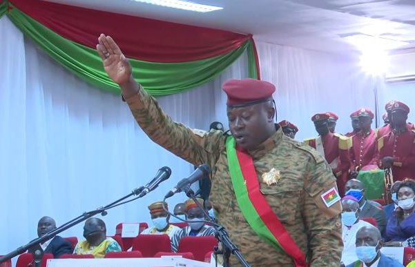 Burkina : Le chef de la junte Damiba investi président de la République