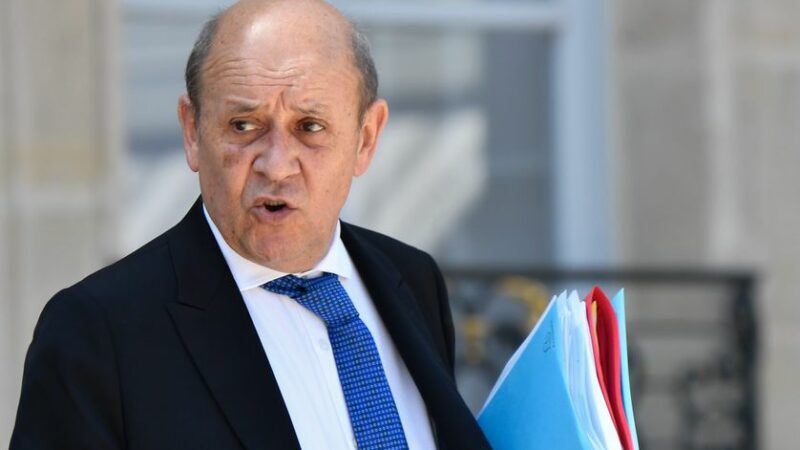 La justice malienne convoque le chef de la diplomatie française pour «atteinte aux biens publics»