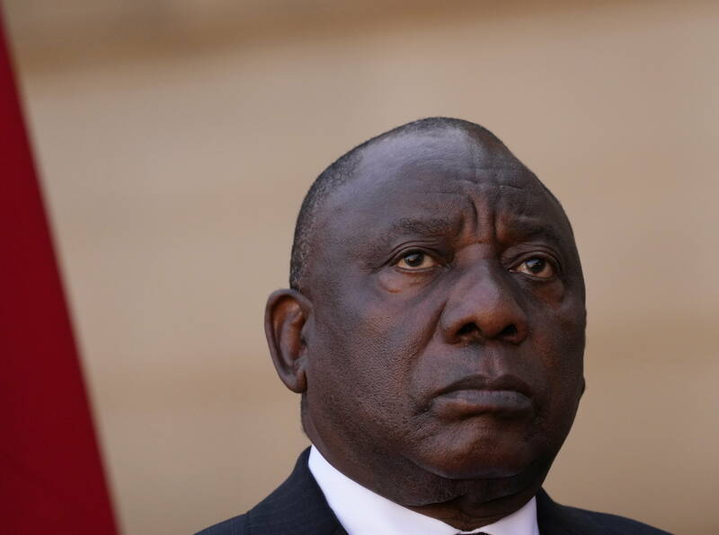 Afrique du Sud: Bras de fer entre Ramaphosa et la Médiatrice de la République suspendue