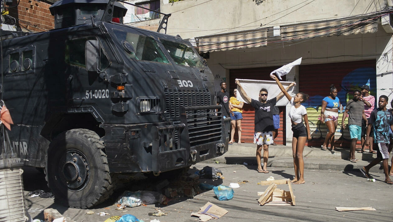 Brésil : une descente policière dans une favela de Rio fait au moins 18 morts