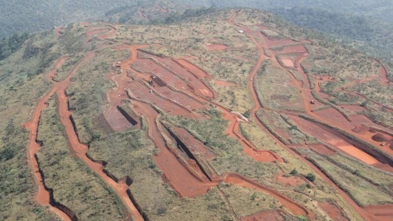 Guinée: Deux géants miniers enjoints d’arrêter leurs activités à Simandou
