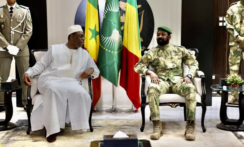 Le président sénégalais Sall à Bamako, première étape de sa tournée africaine 