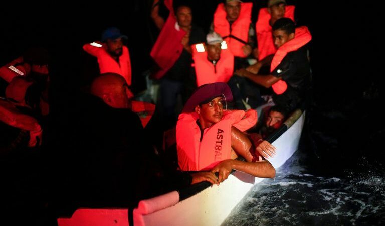 Migrants: Plus de 650 migrants secourus en mer ou interceptés en Tunisie ces derniers jours