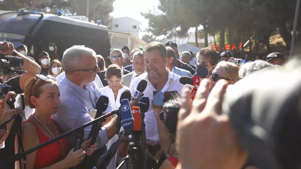 Italie : Salvini mène sa campagne électorale à Lampedusa en fustigeant la migration clandestine