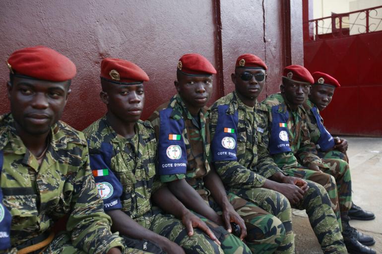 La Côte d’Ivoire dénonce «une prise d’otage» de ses militaires détenus au Mali