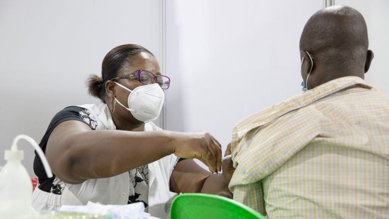 Le Botswana dément utiliser des vaccins anti Covid-19 périmés