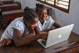 Le Sénégal s’engage dans un projet d’usage du numérique pour promouvoir l’alphabétisation