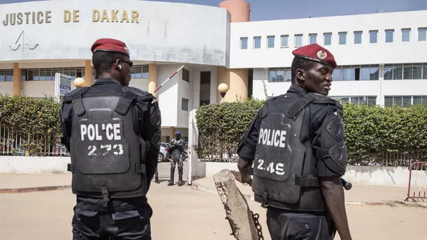 Sénégal: Arrestation d’un journaliste pour avoir critiqué le pouvoir