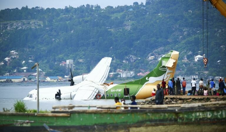 Tanzanie: Extraction du lac Victoria de l’épave d’avion qui a craché dimanche dernier  