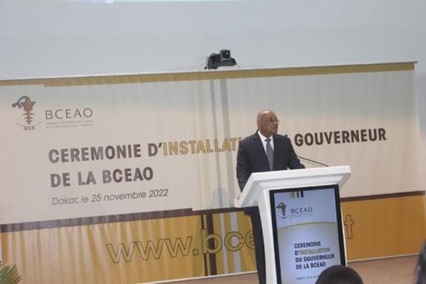 L’ivoirien Jean-Claude Kassi Brou rejoint son nouveau poste de Gouverneur de la BCEAO à Dakar