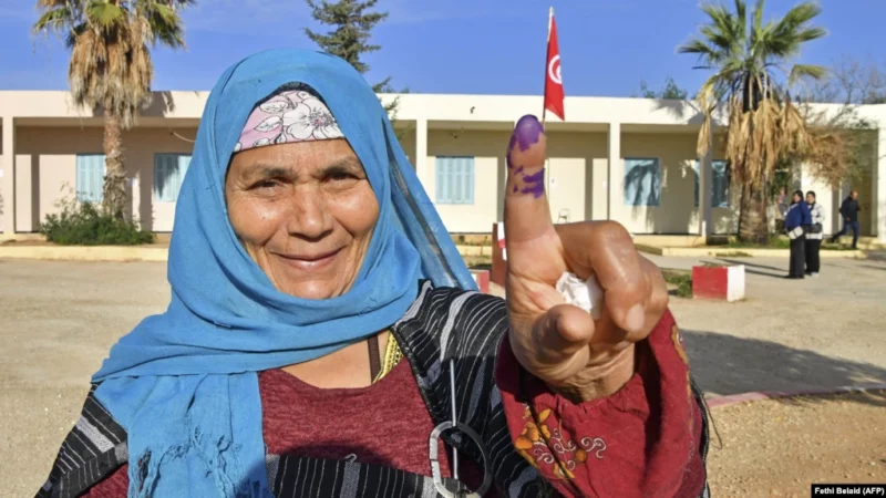 Tunisie: Le taux de participation aux législatives 2022 revu légèrement à la hausse