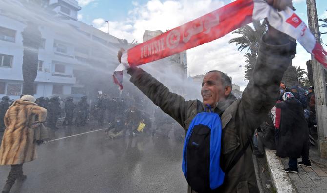 Tunisie: L’opposition réussit à tenir une réunion publique anti-régime