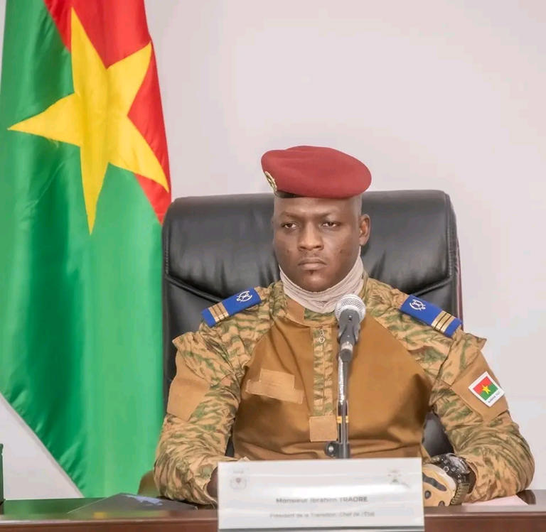 Burkina: le chef de la junte salue la «reconquête» d’une ville du nord-ouest