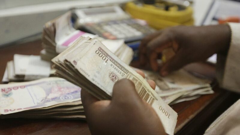 Nigeria: Buhari accorde un bref sursis pour la circulation des anciennes coupures du naira