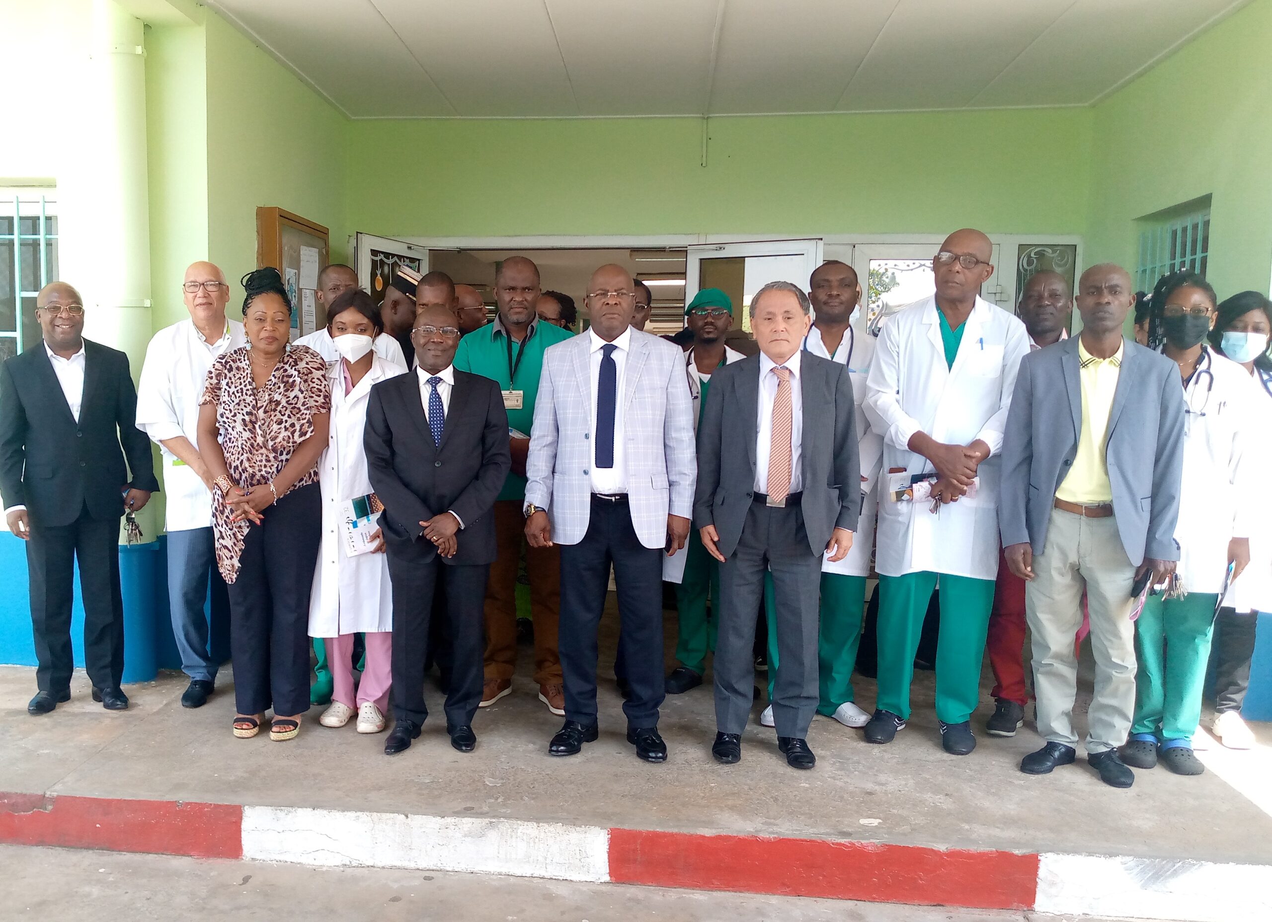 Le Japon fait don de matériel de santé au CHR gabonais de Port-Gentil